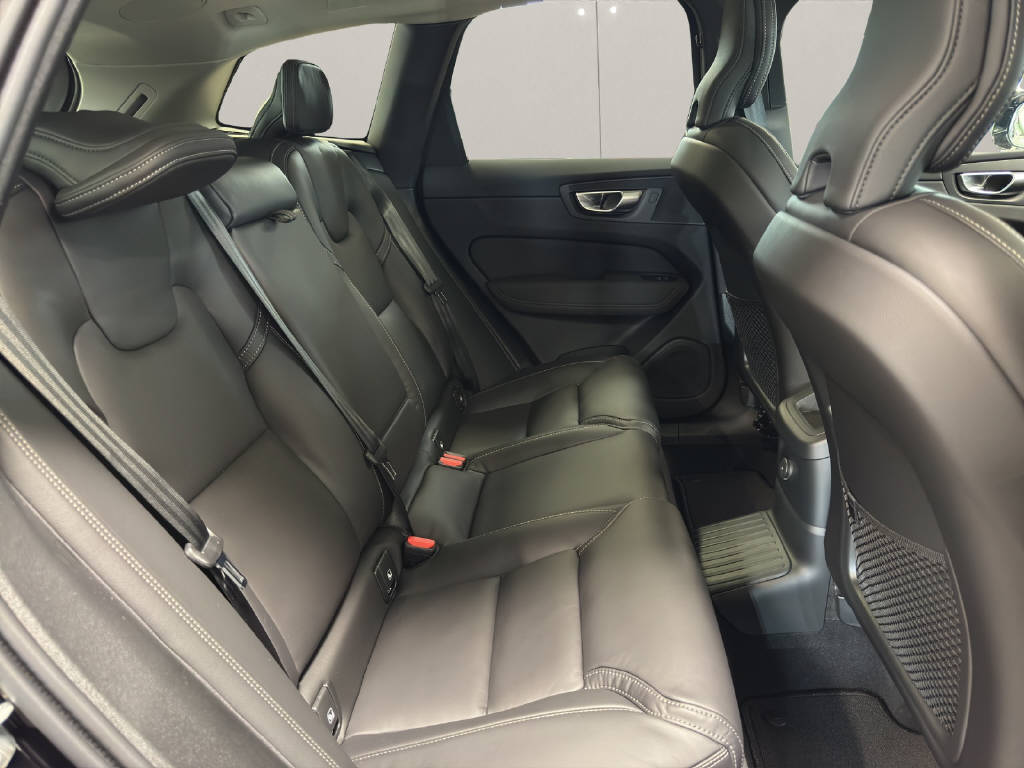 VOLVO XC60 2.0 T6 TE Ultra Dark eAWD-image-8