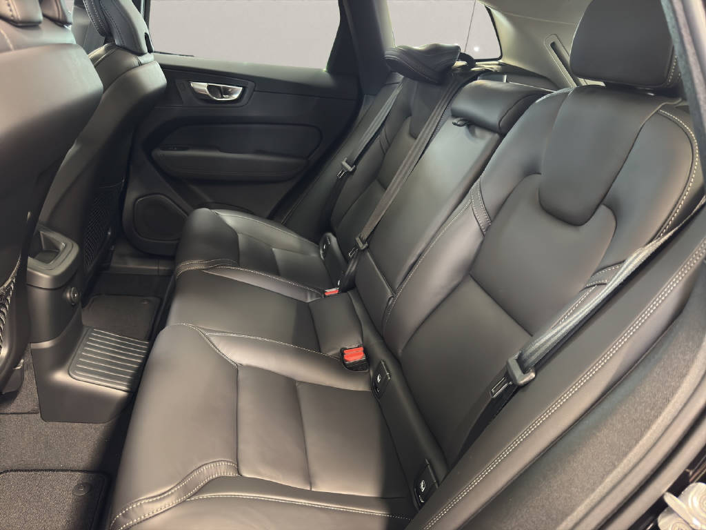 VOLVO XC60 2.0 T6 TE Ultra Dark eAWD-image-12