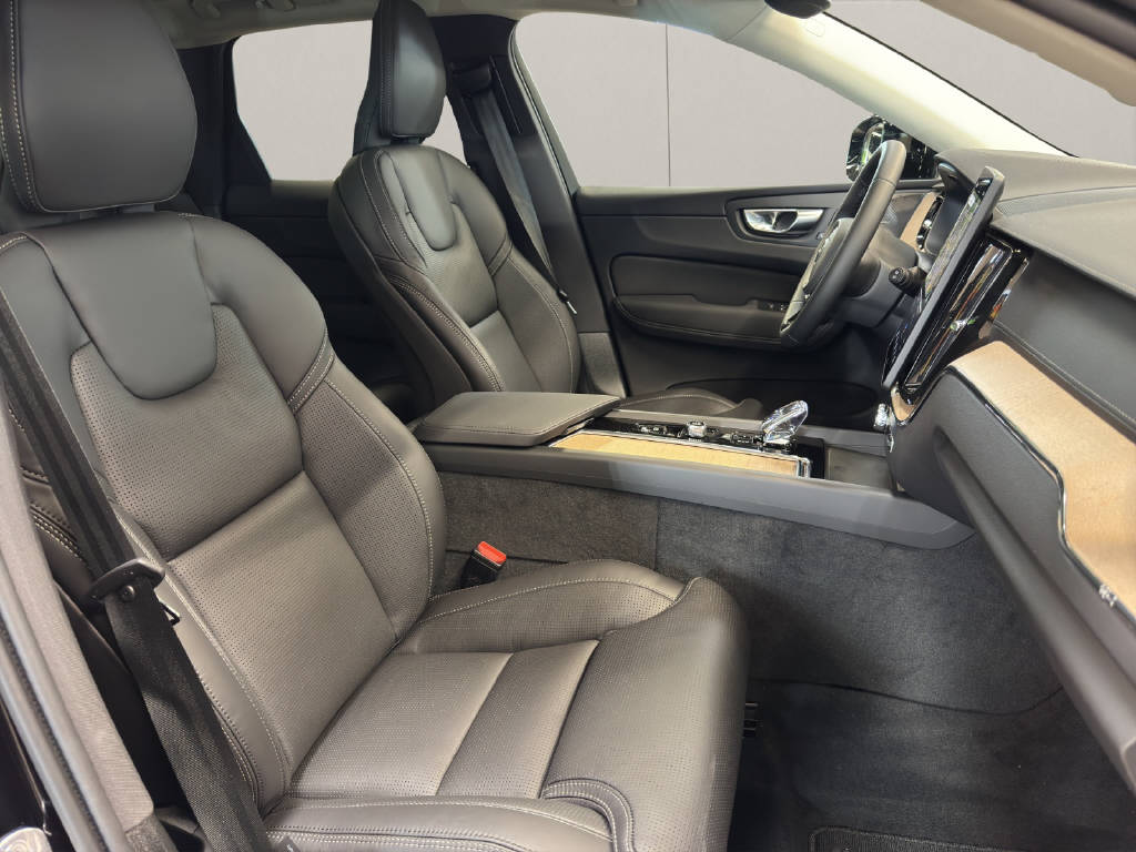 VOLVO XC60 2.0 T6 TE Ultra Dark eAWD-image-15