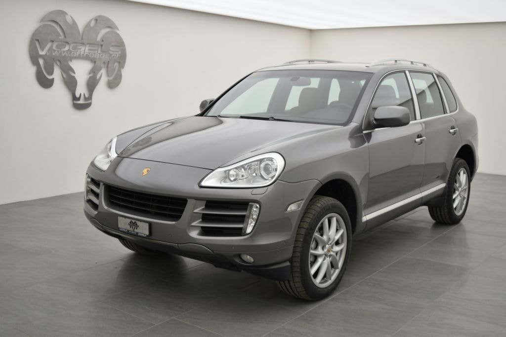 PORSCHE Cayenne S 4.8 V8-image-0