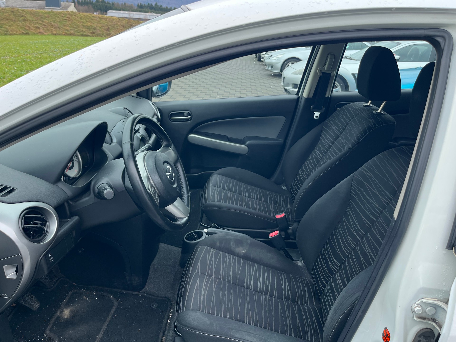 MAZDA 2 1.3i 16V Exclusive-image-9