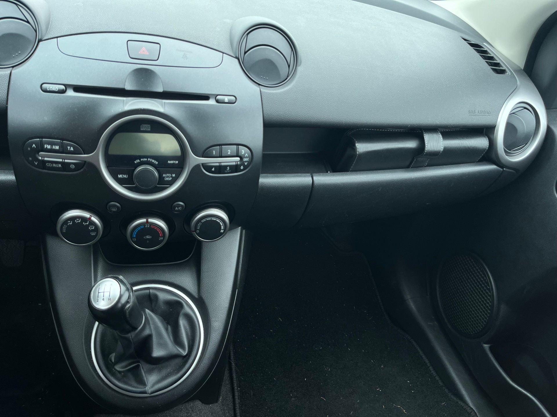 MAZDA 2 1.3i 16V Exclusive-image-11