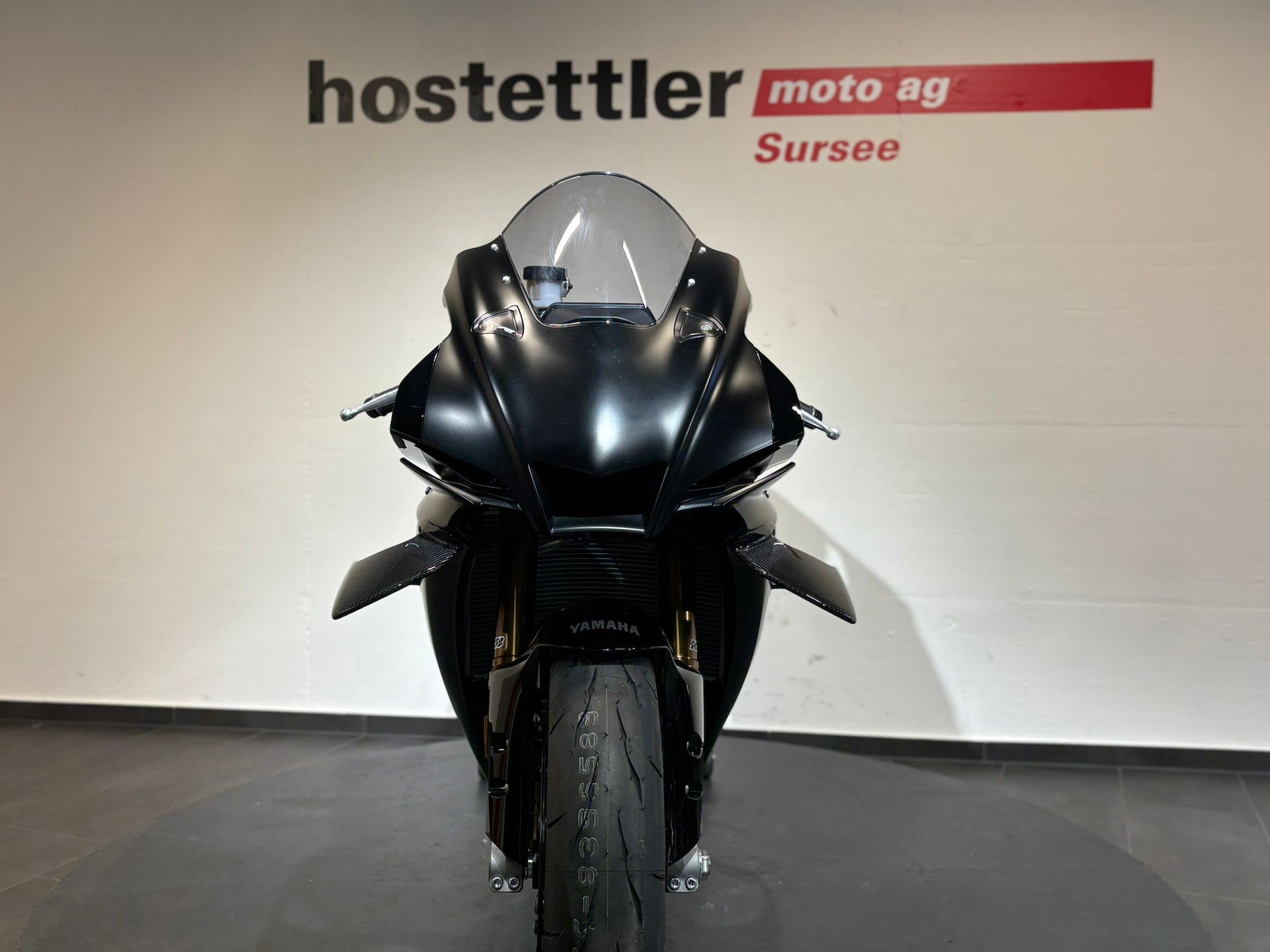 YAMAHA R1 Race-image-9