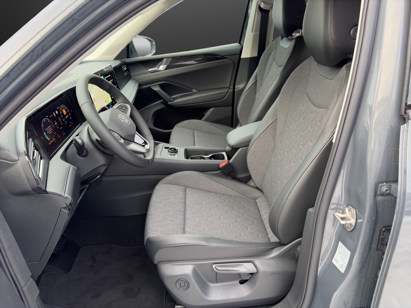 VW Tiguan 2.0 TDI SCR Elegance 4Motion DSG-image-7