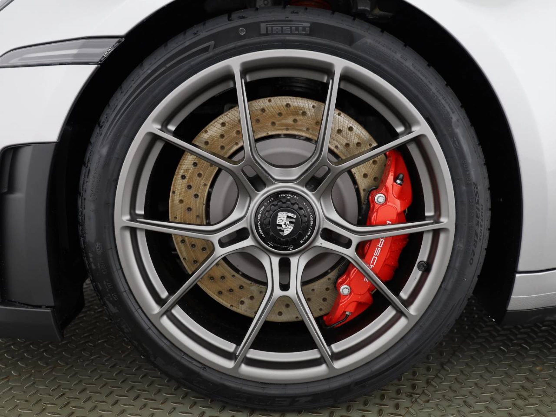 PORSCHE 911 GT3 mit Touring-Paket-image-5