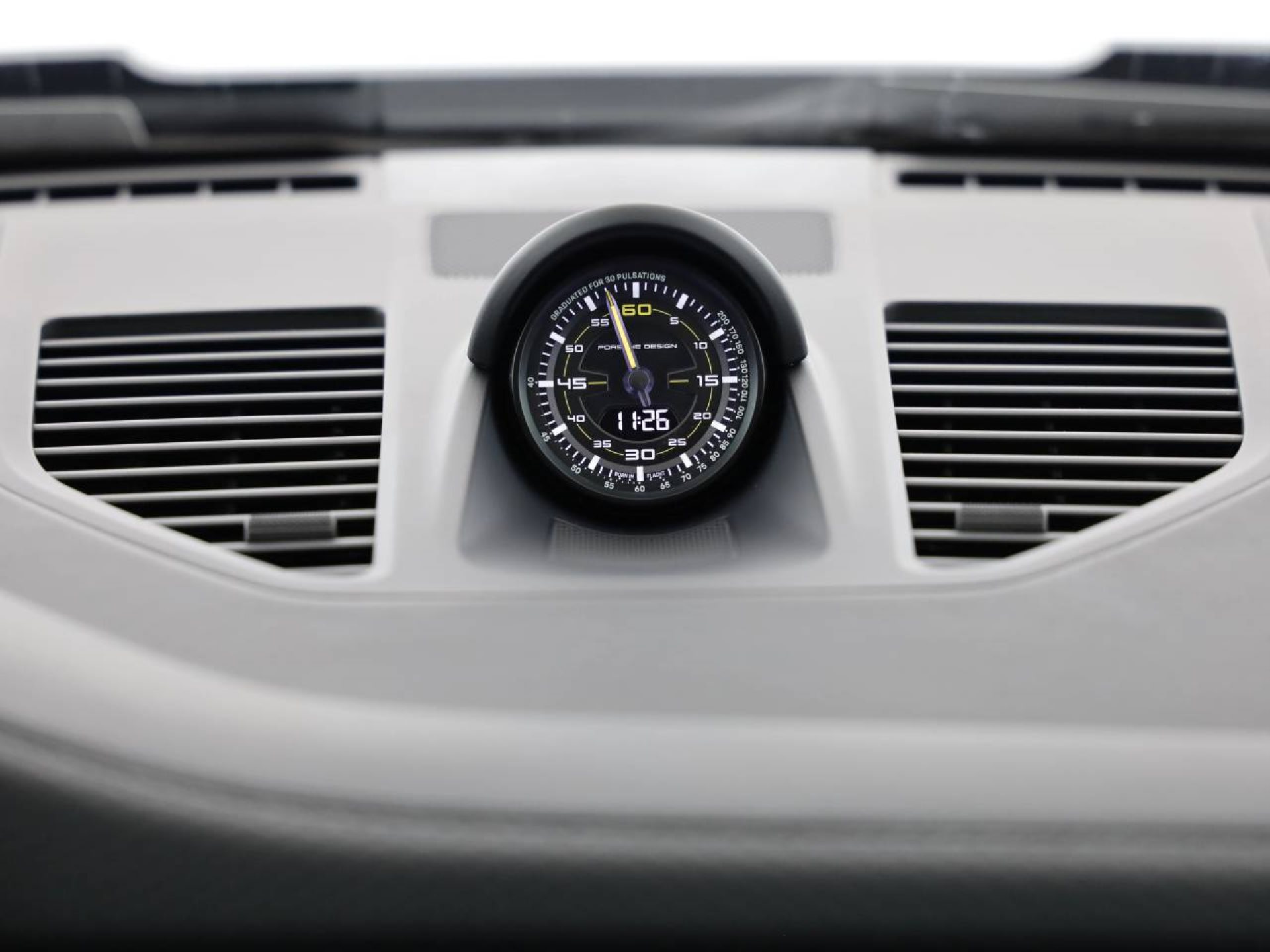 PORSCHE 911 GT3 mit Touring-Paket-image-11