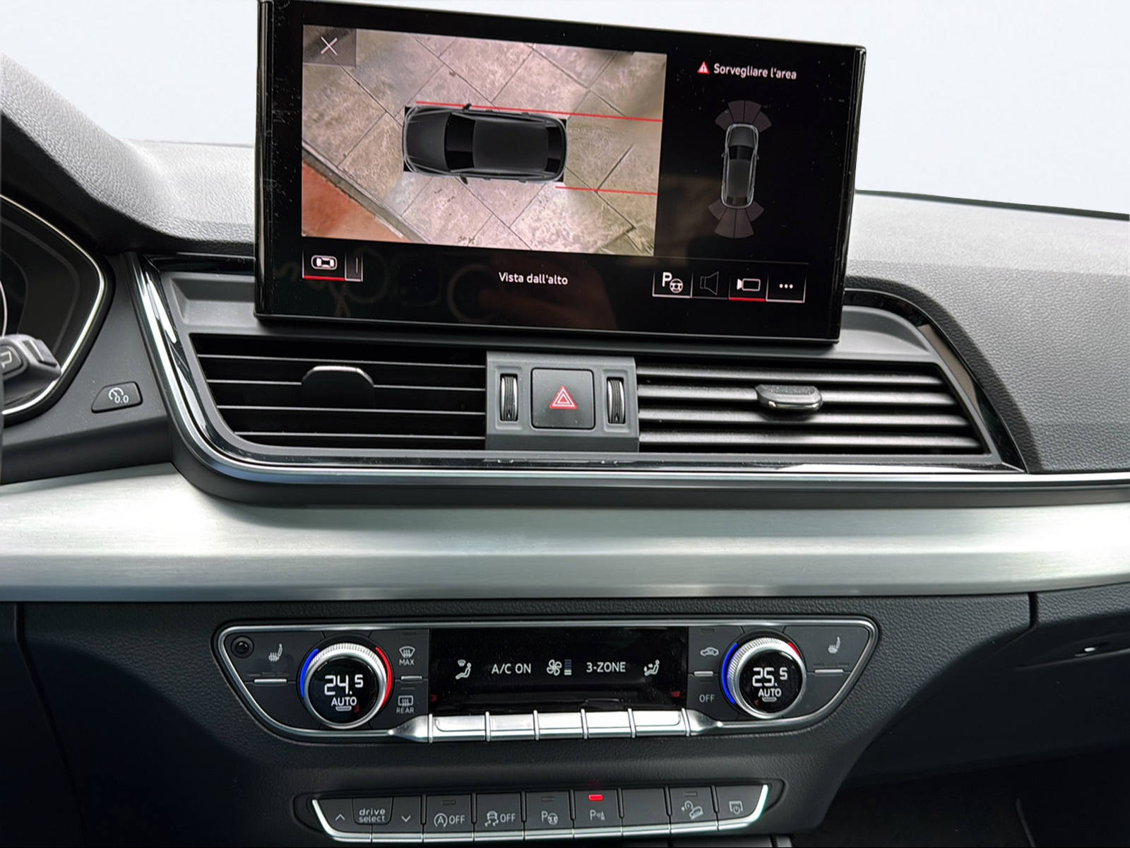 AUDI Q5 Sportback 40 TDI Blackedition quattro S-tronic-image-12