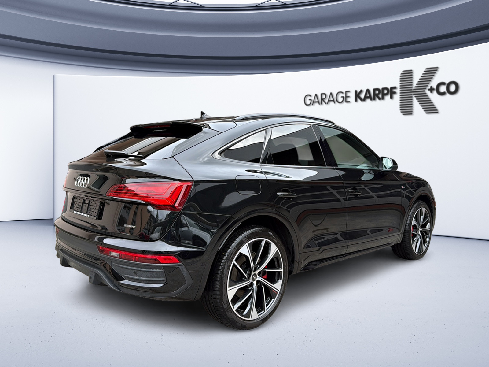 AUDI Q5 Sportback 40 TDI Blackedition quattro S-tronic-image-4