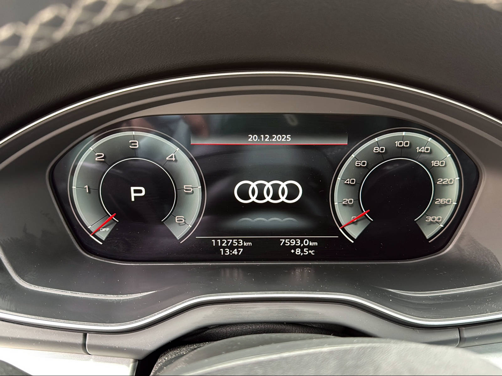 AUDI Q5 Sportback 40 TDI Blackedition quattro S-tronic-image-11