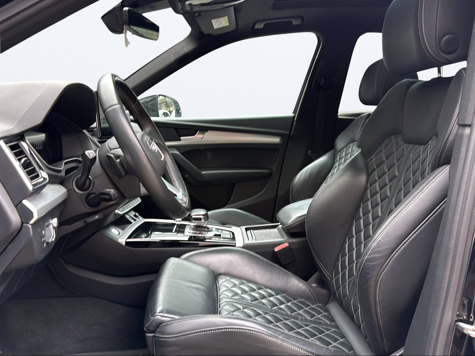 AUDI Q5 Sportback 40 TDI Blackedition quattro S-tronic-image-9
