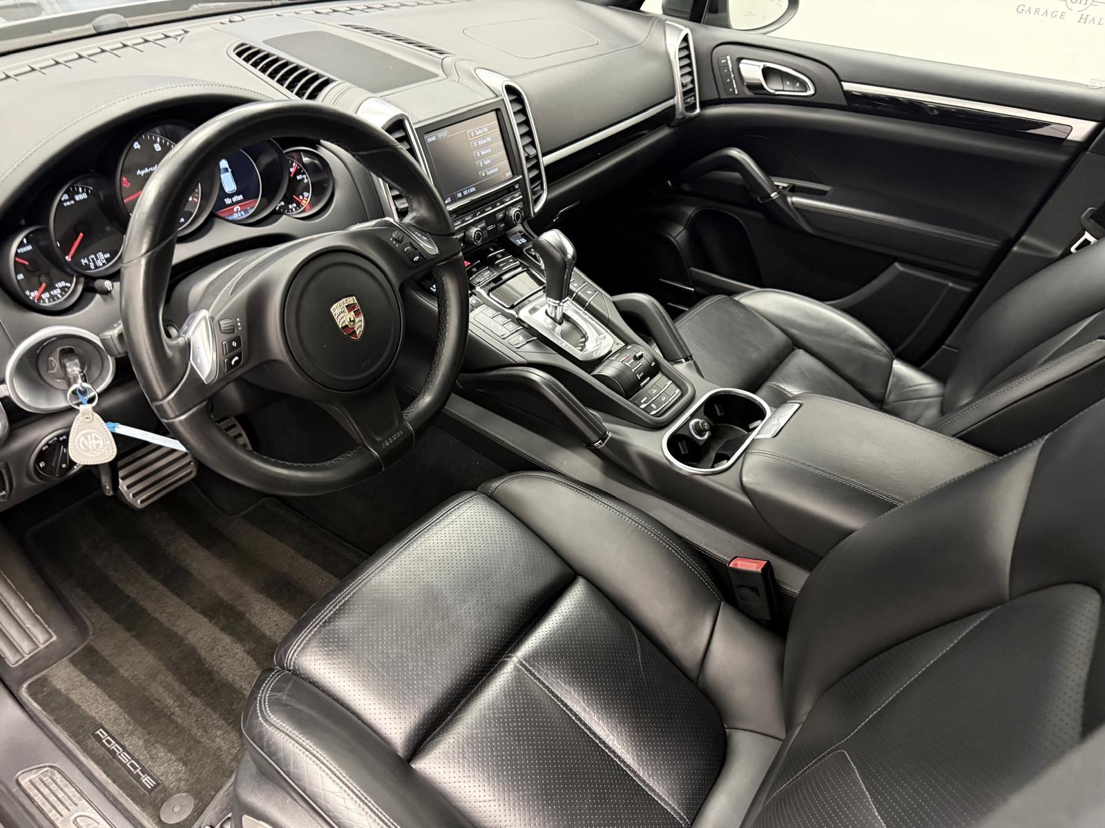 PORSCHE Cayenne 3.0 V6 S Hybrid-image-11
