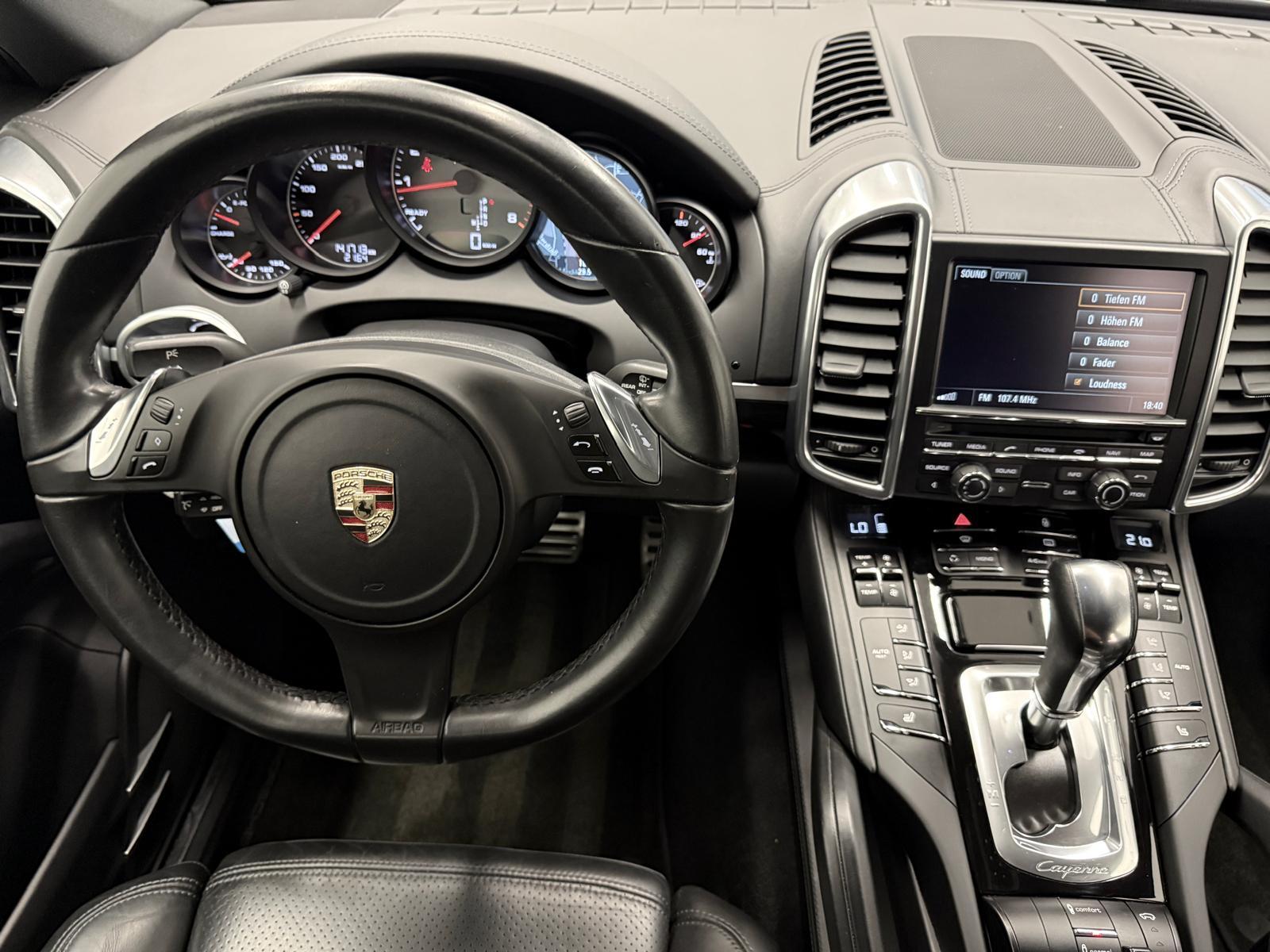 PORSCHE Cayenne 3.0 V6 S Hybrid-image-10