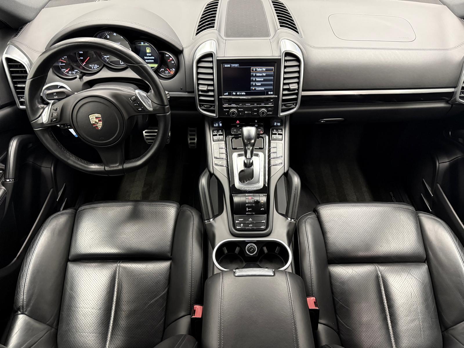 PORSCHE Cayenne 3.0 V6 S Hybrid-image-9