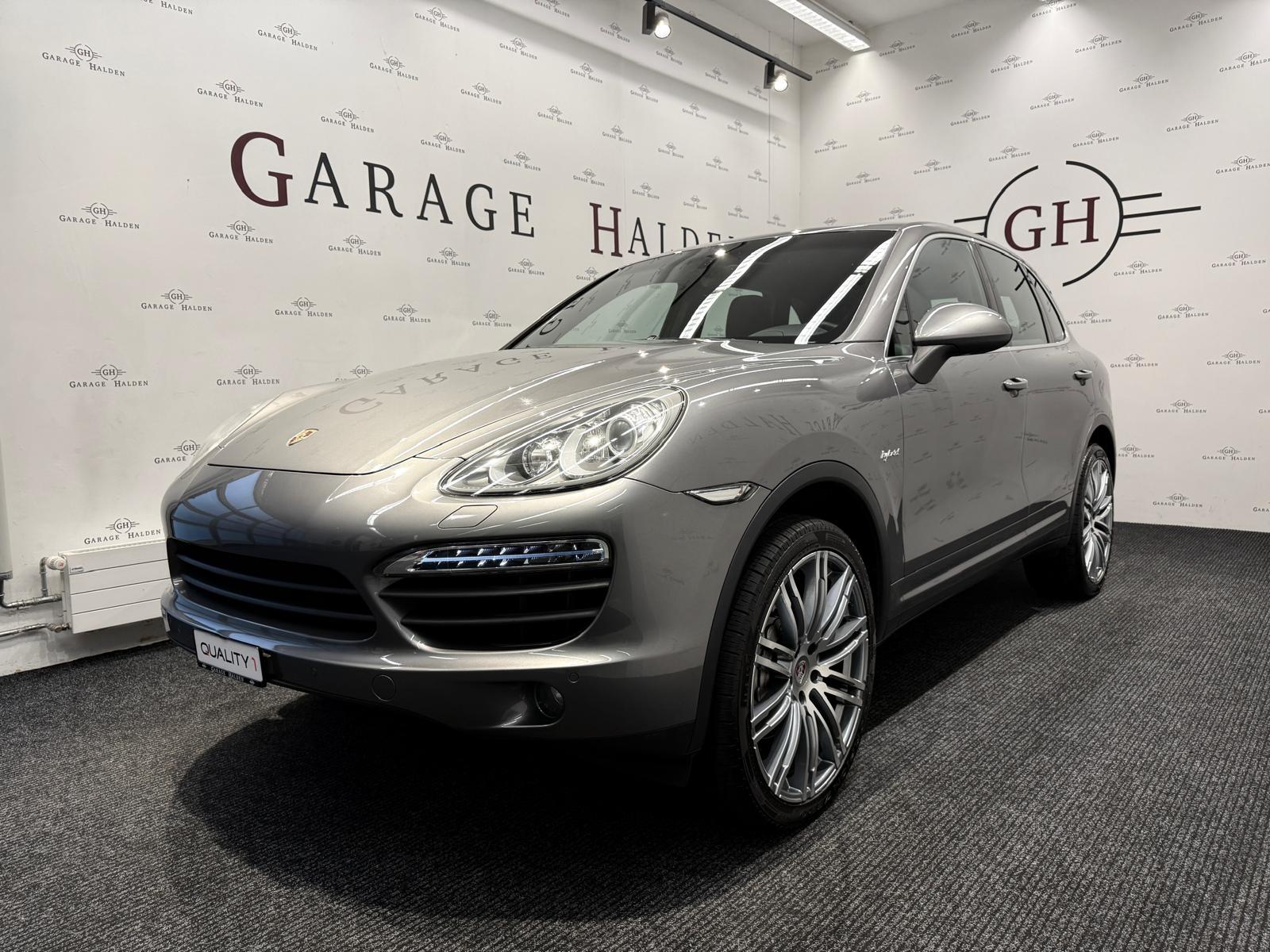 PORSCHE Cayenne 3.0 V6 S Hybrid-image-2