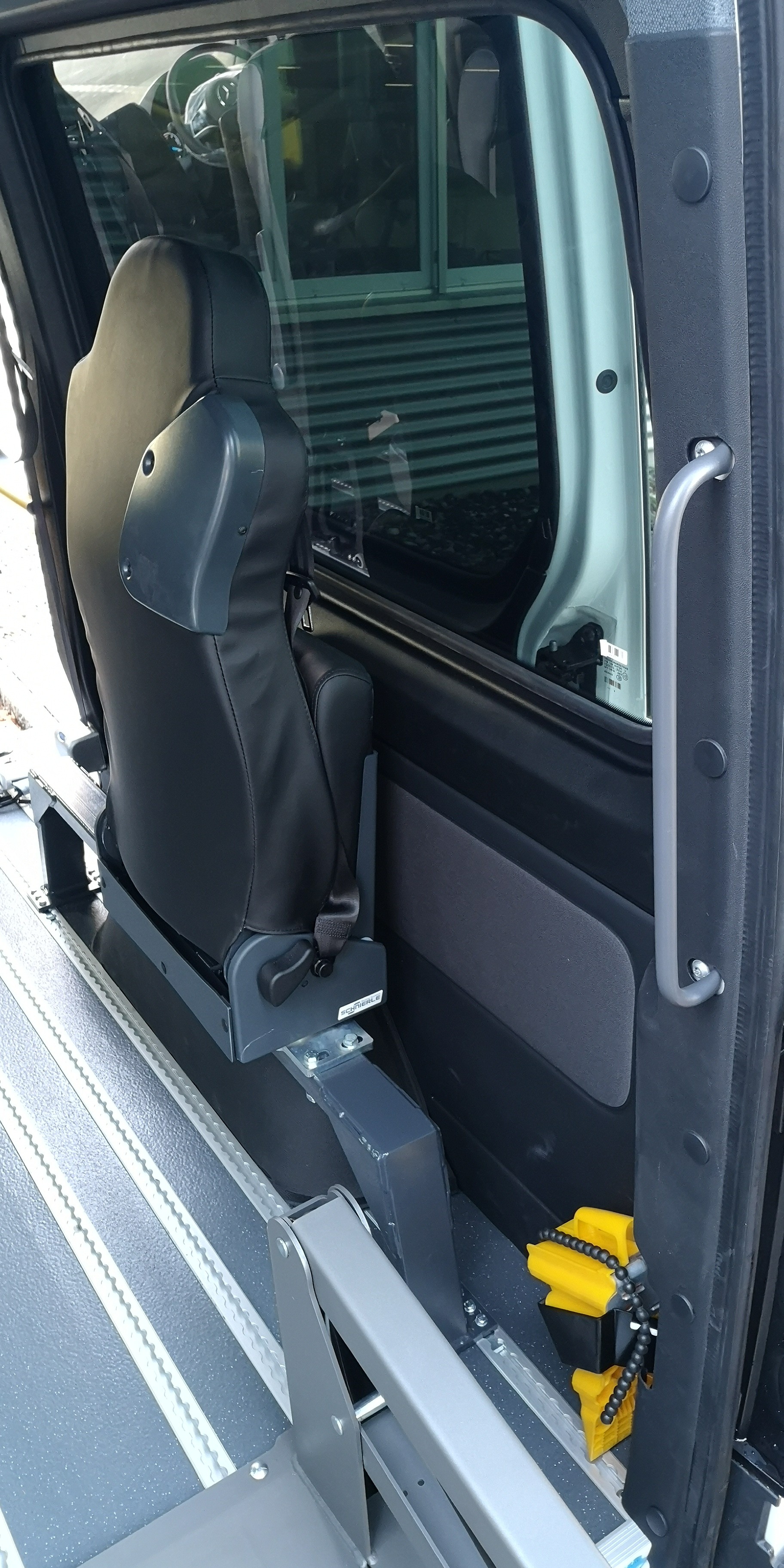 MERCEDES-BENZ eSprinter 420 81kWh Standard Hoch Pro-image-4