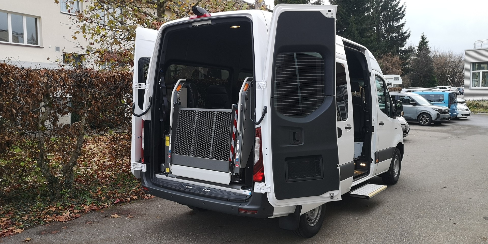 MERCEDES-BENZ eSprinter 420 81kWh Standard Hoch Pro-image-2