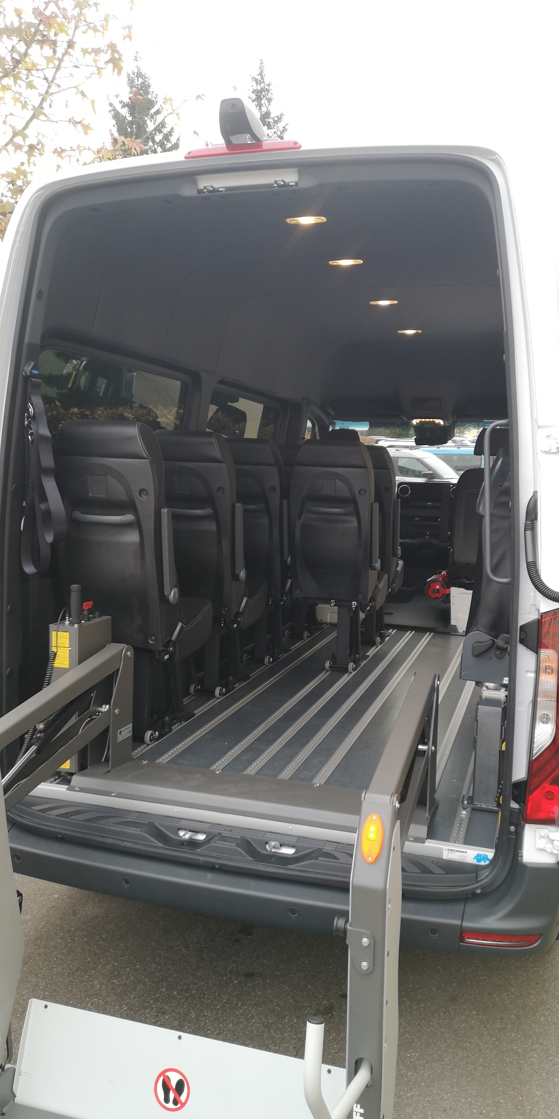 MERCEDES-BENZ eSprinter 420 81kWh Standard Hoch Pro-image-5