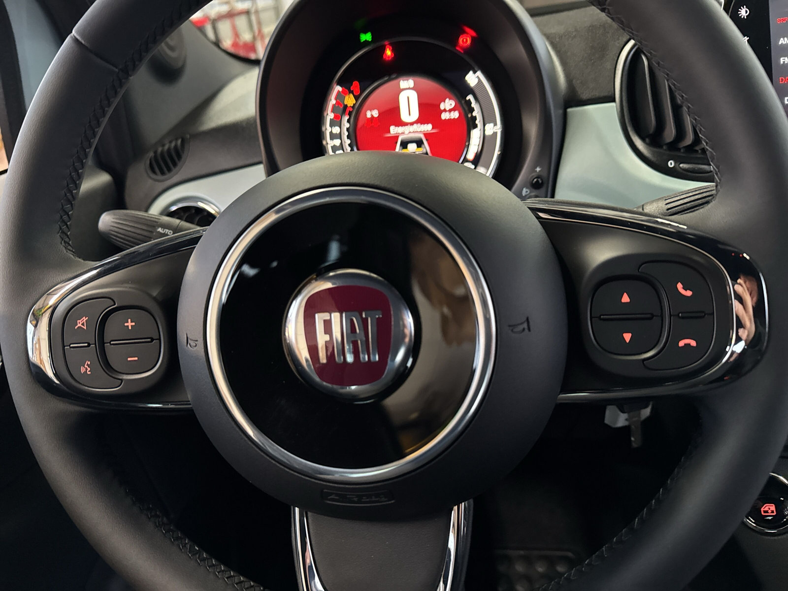 FIAT 500 C 1.0 Hybrid Dolcevita-image-15