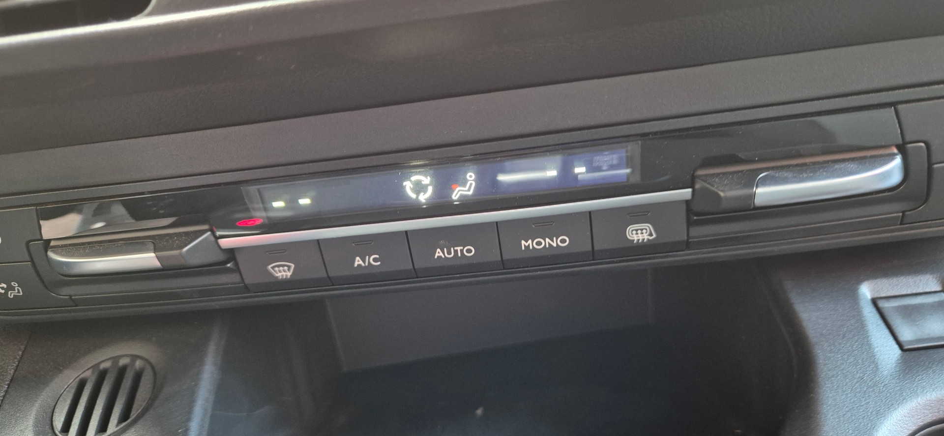 PEUGEOT e-Partner 50kWh Long-image-12