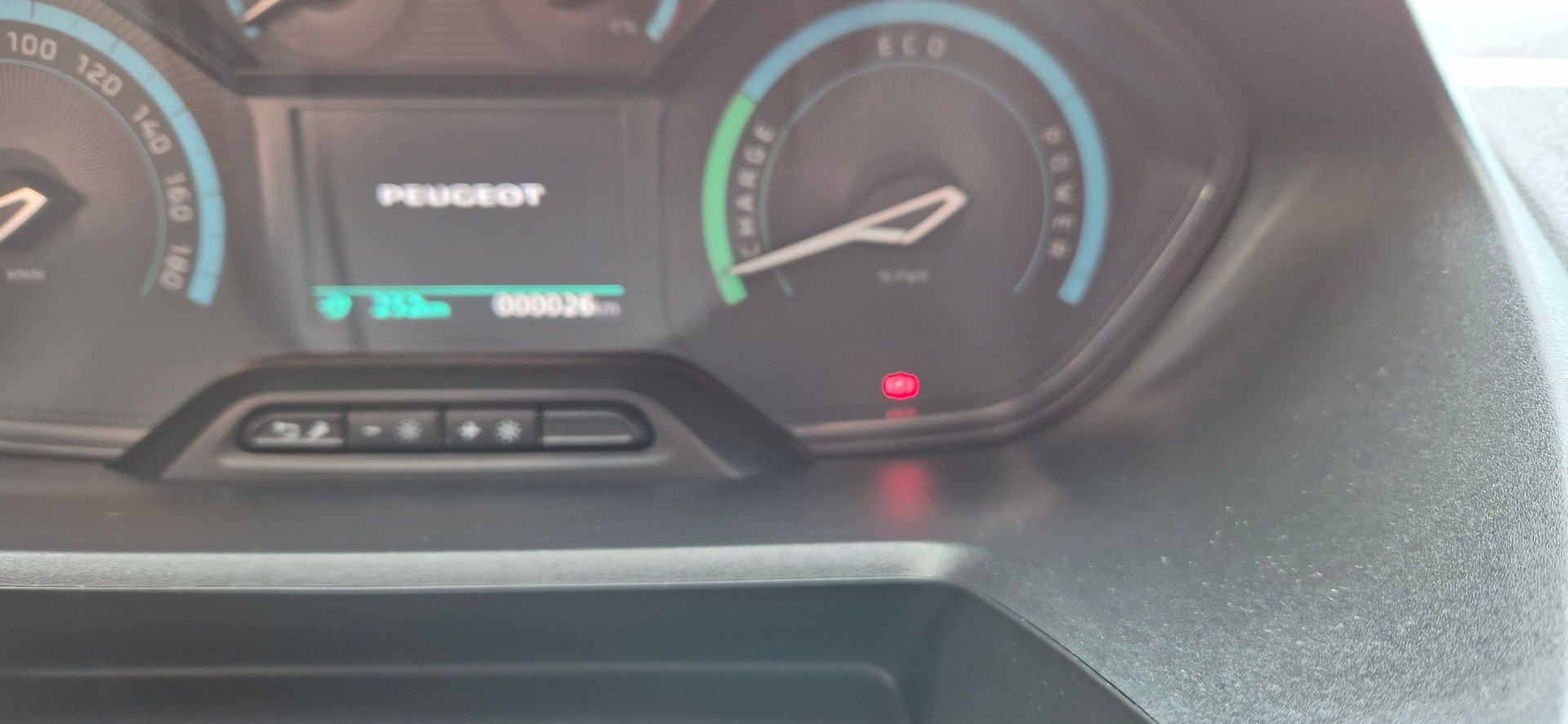 PEUGEOT e-Partner 50kWh Long-image-9