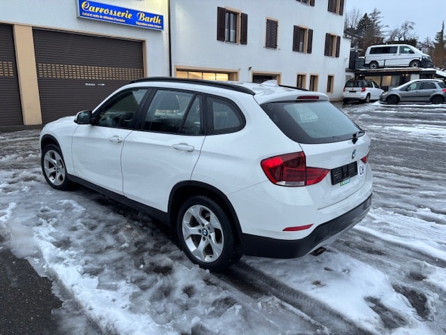 BMW X1 xDrive 18d-image-1