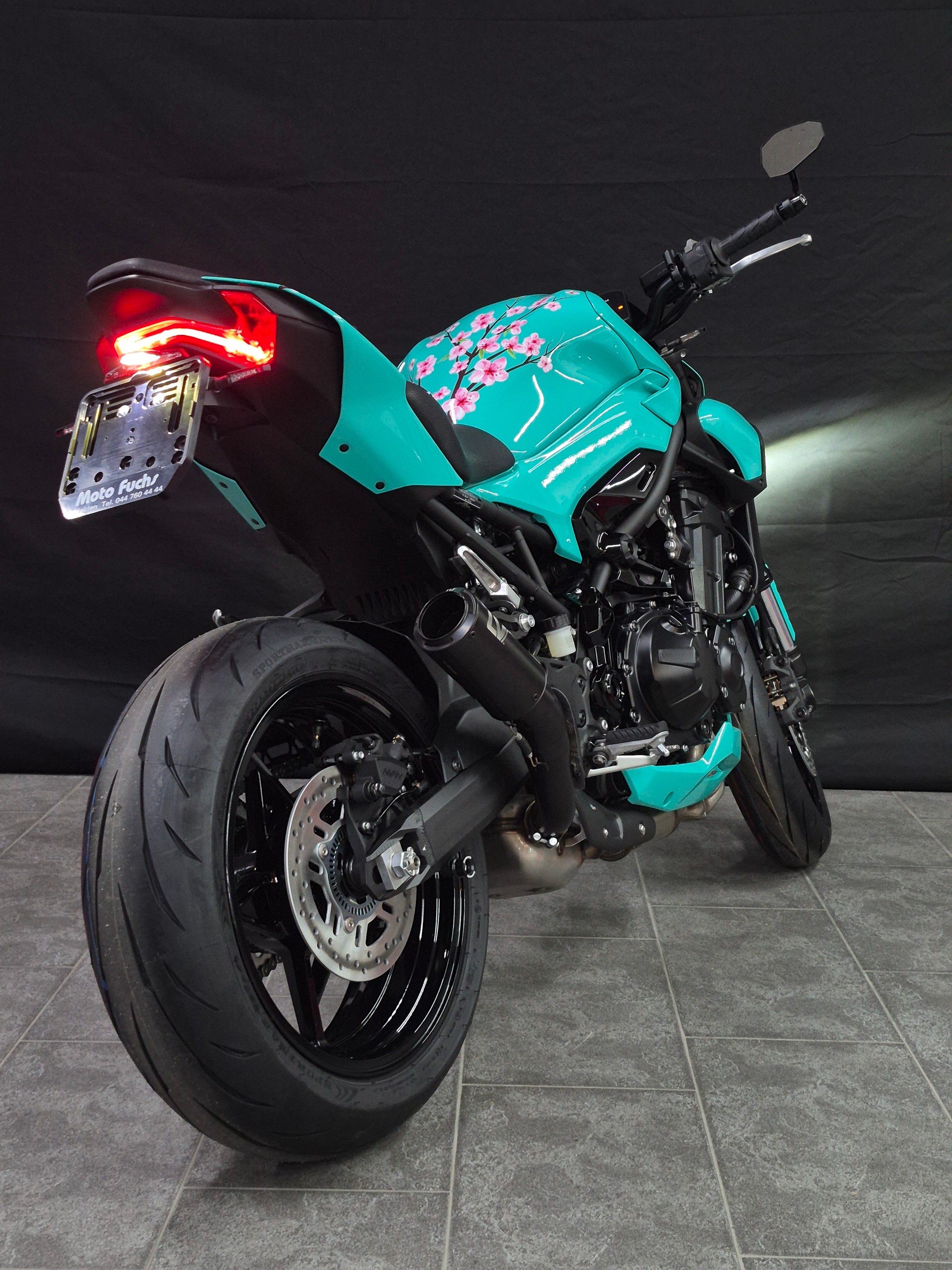 KAWASAKI Z 900 (70kW)-showroom-element-3