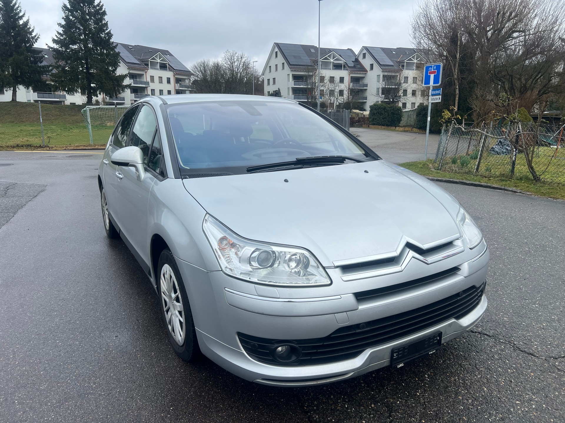 CITROEN C4 Berline 2.0i 16V Exclusive Automatic-image-3