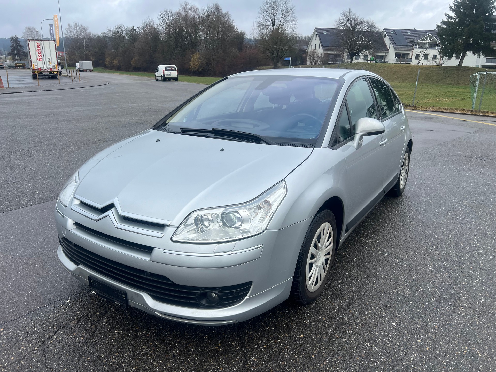 CITROEN C4 Berline 2.0i 16V Exclusive Automatic-image-9