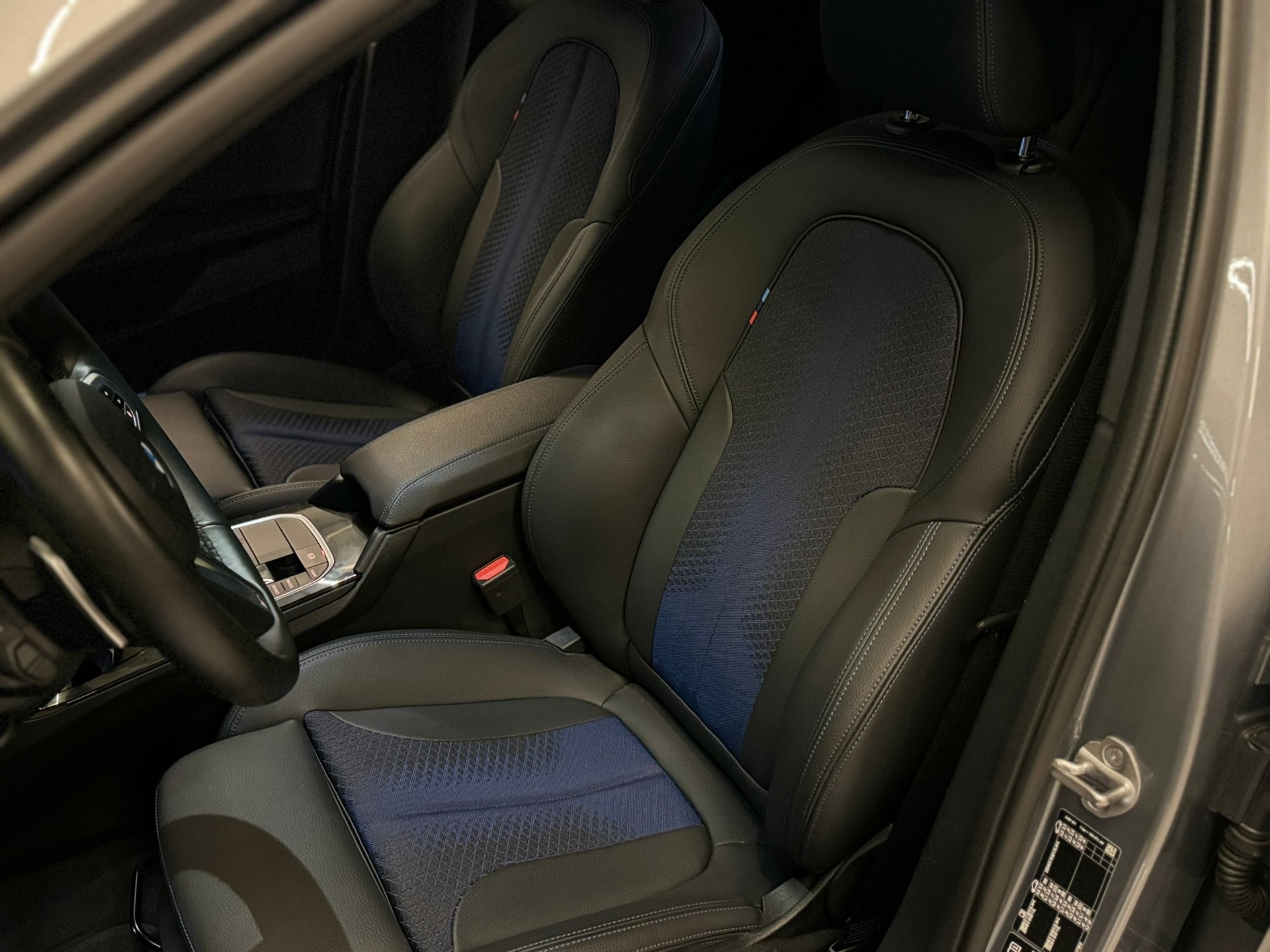 BMW 120d xDrive Steptronic Pure M Sport-image-15