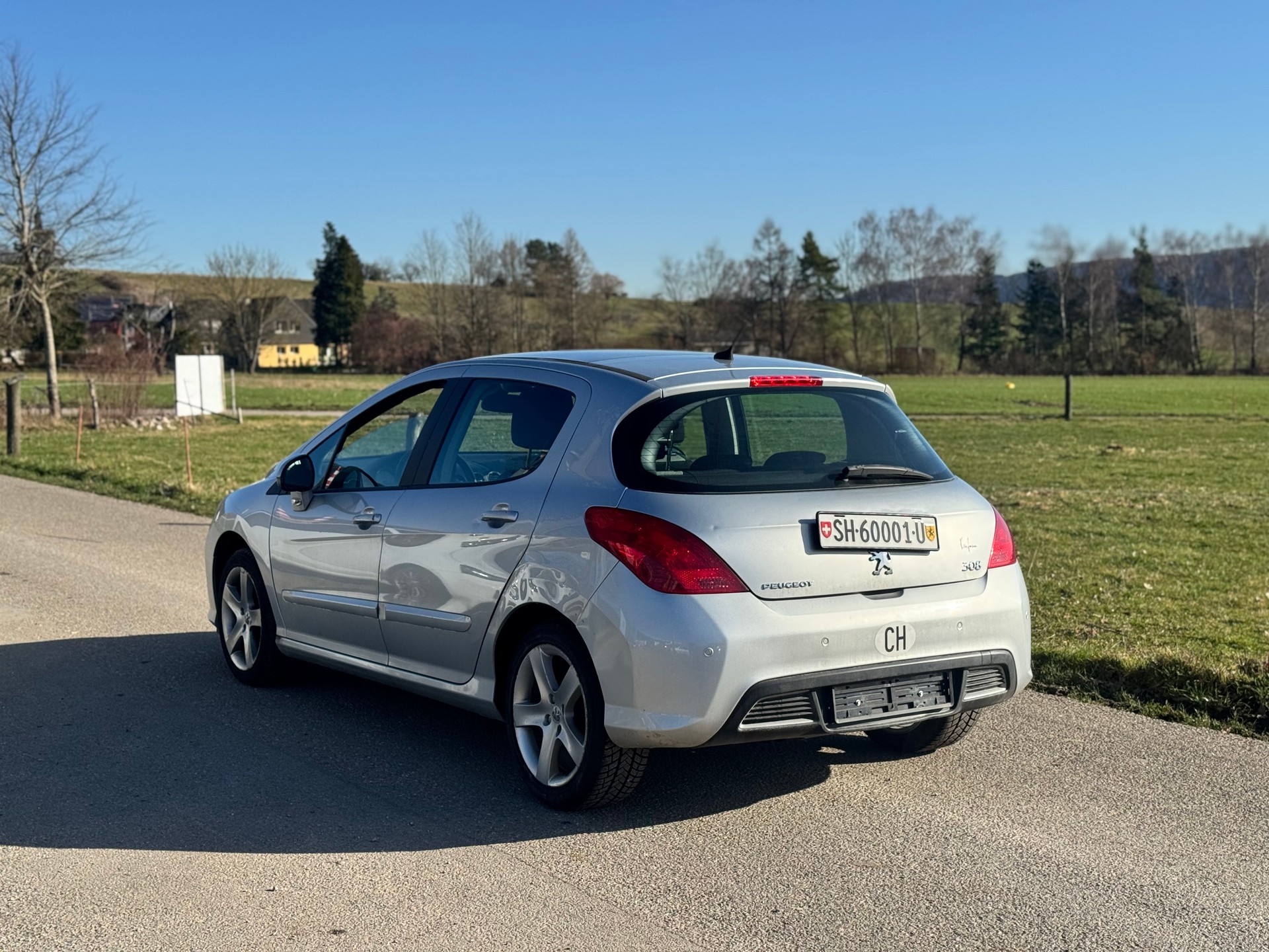 PEUGEOT 308 1.6 16V T Millesim 200 Automatic-image-3