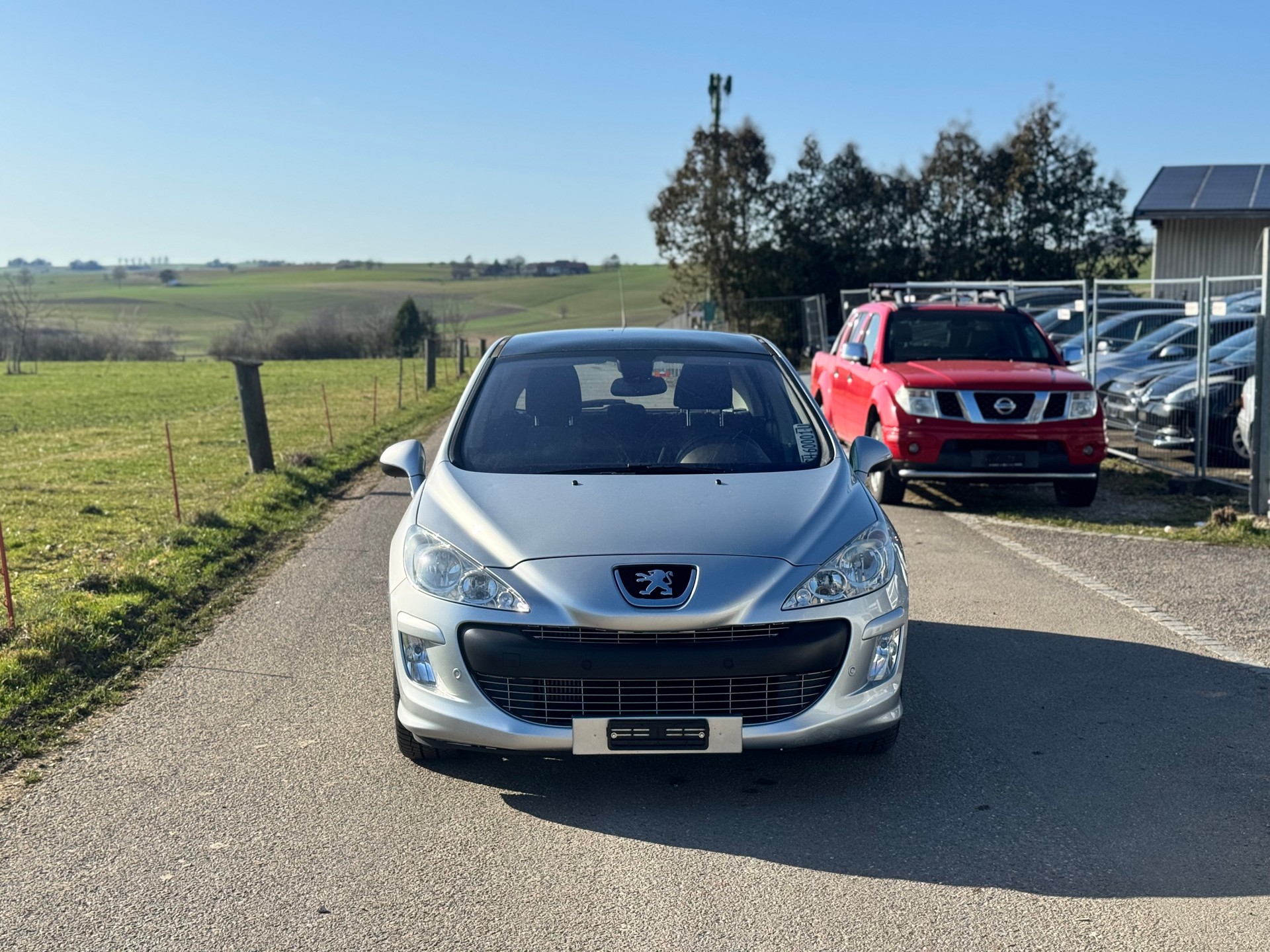 PEUGEOT 308 1.6 16V T Millesim 200 Automatic-image-1