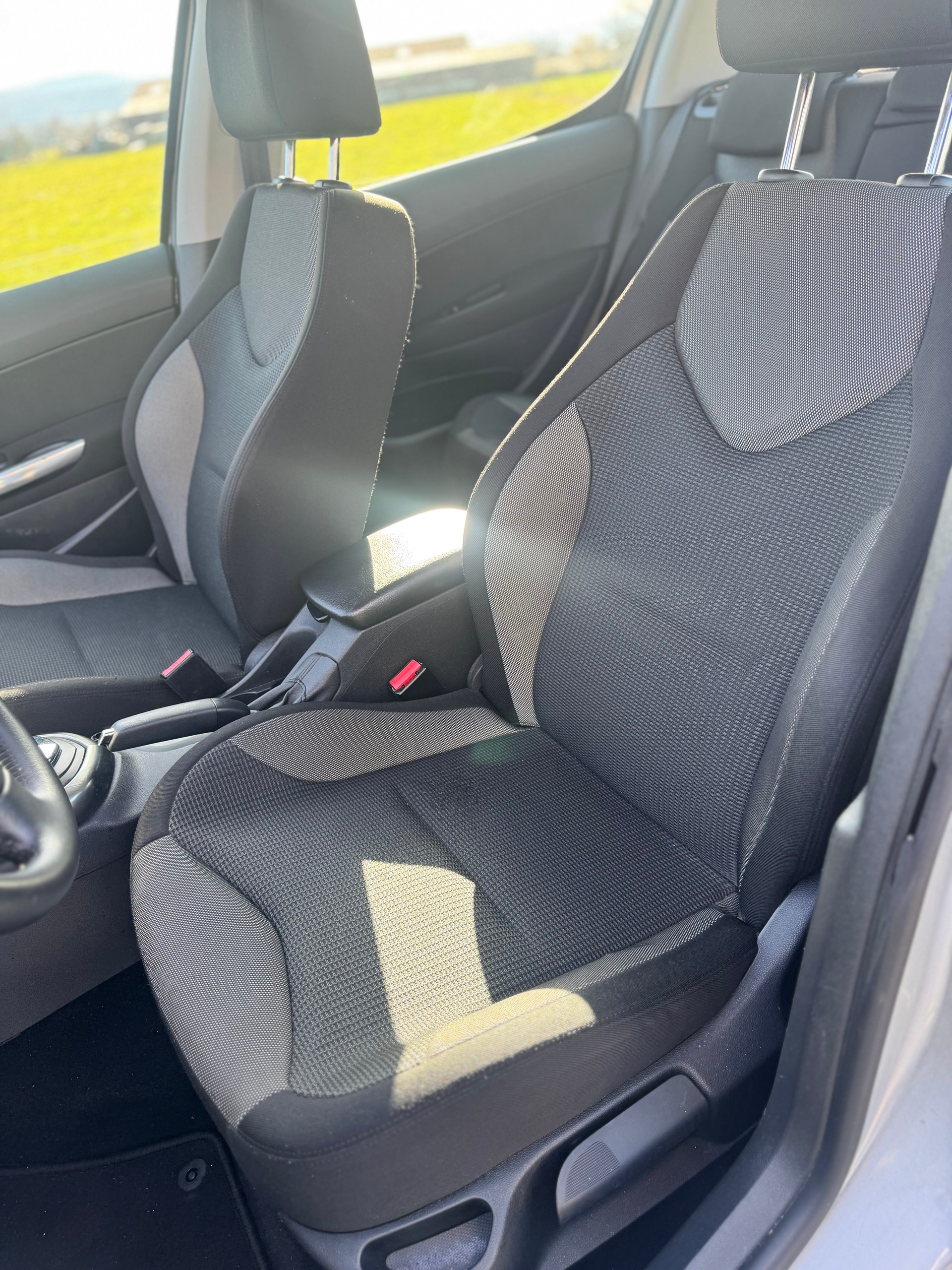 PEUGEOT 308 1.6 16V T Millesim 200 Automatic-image-6