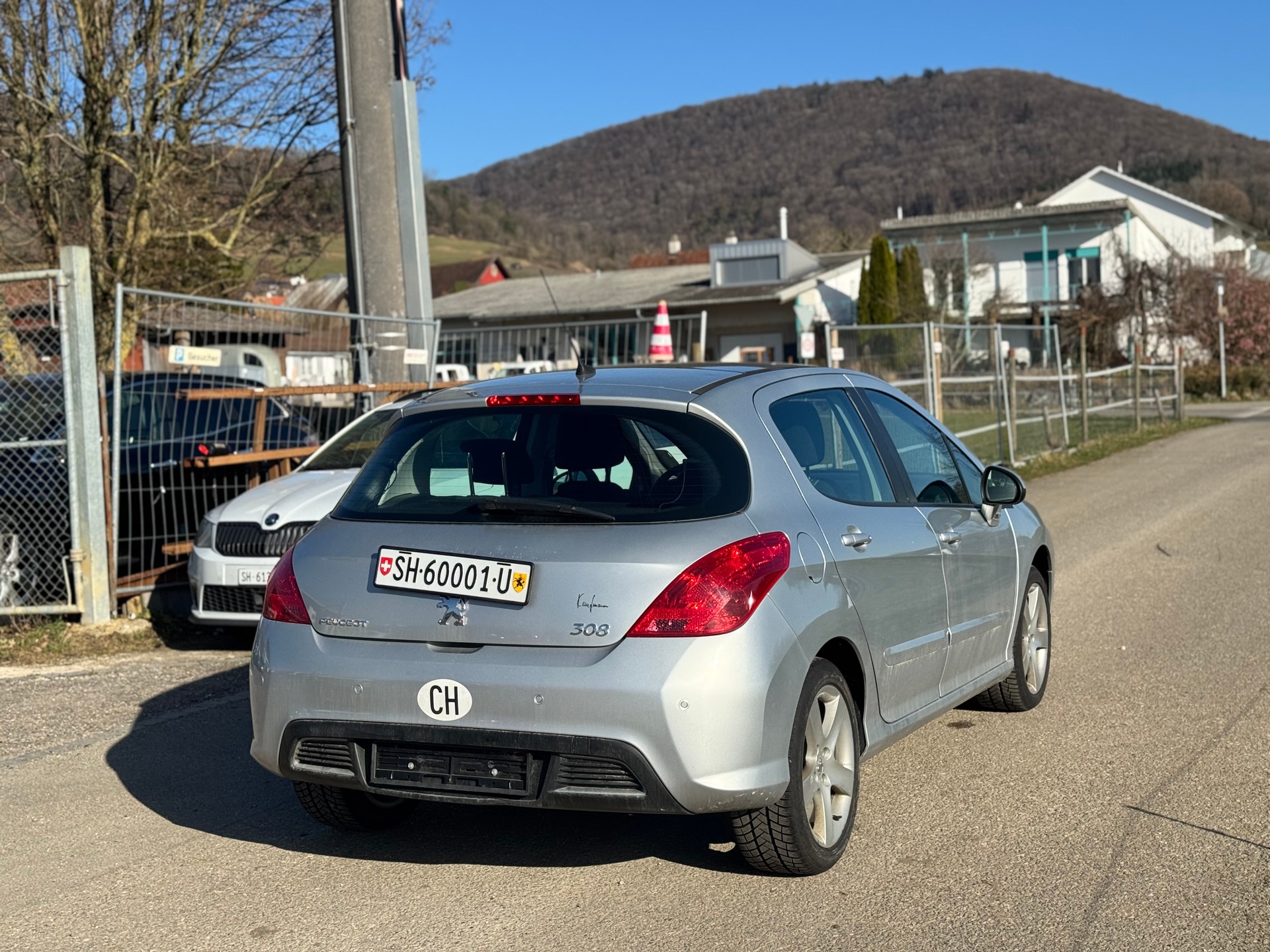 PEUGEOT 308 1.6 16V T Millesim 200 Automatic-image-4