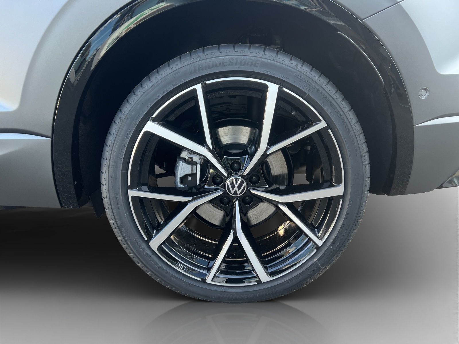 VW Touareg 3.0 TDI R-Line Final Edition Tiptronic-image-13