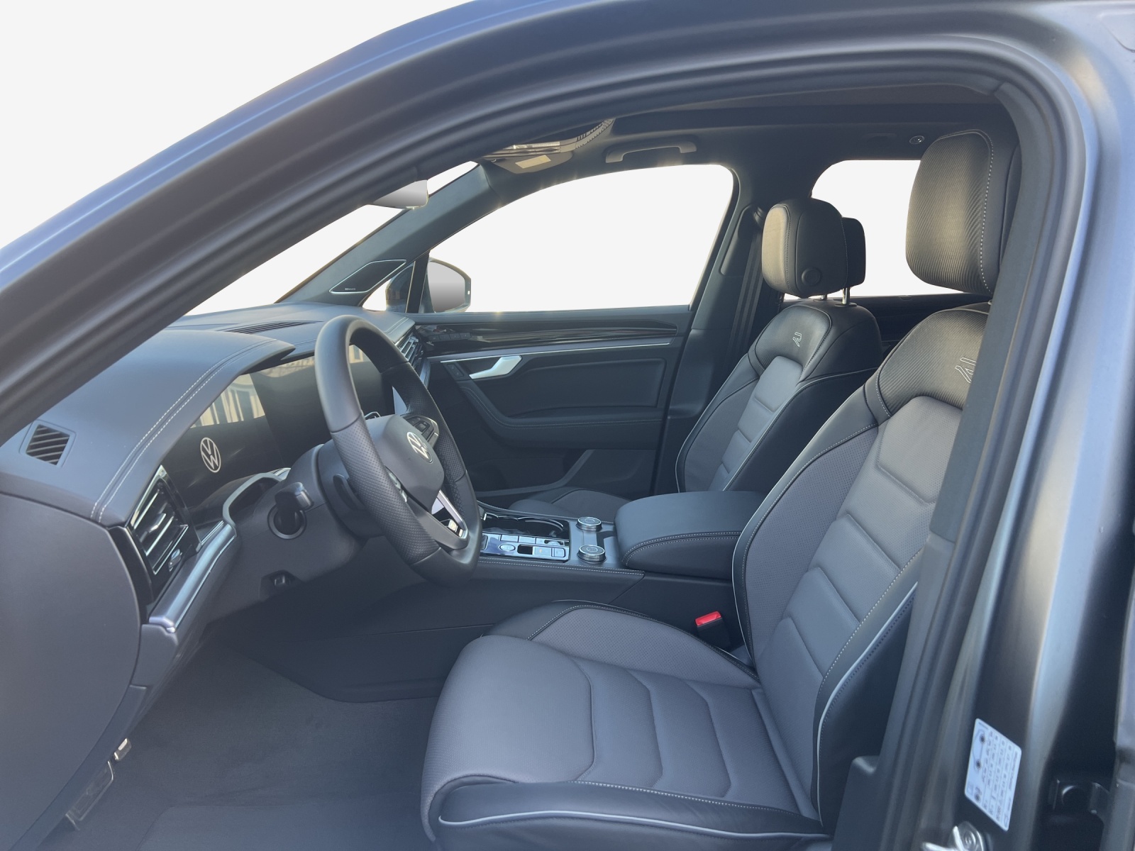 VW Touareg 3.0 TDI R-Line Final Edition Tiptronic-image-7