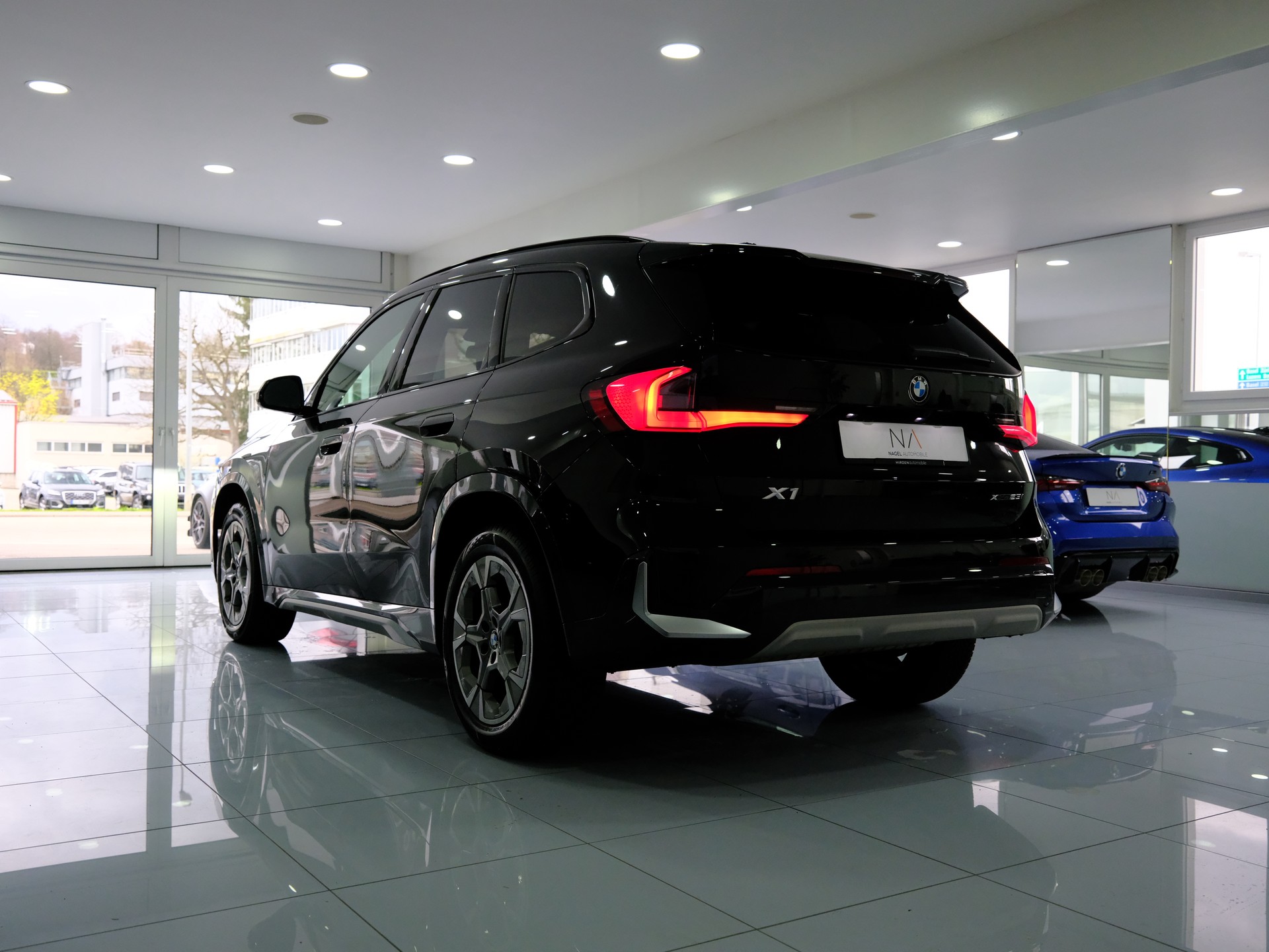 BMW X1 xDrive 23i 48V-image-4