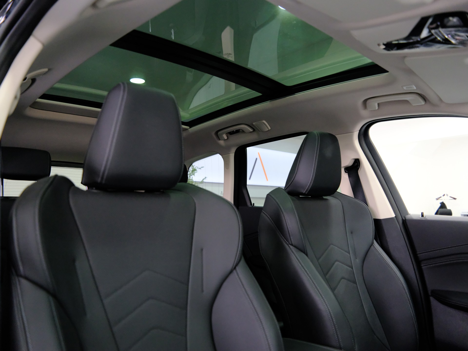 BMW X1 xDrive 23i 48V-image-17