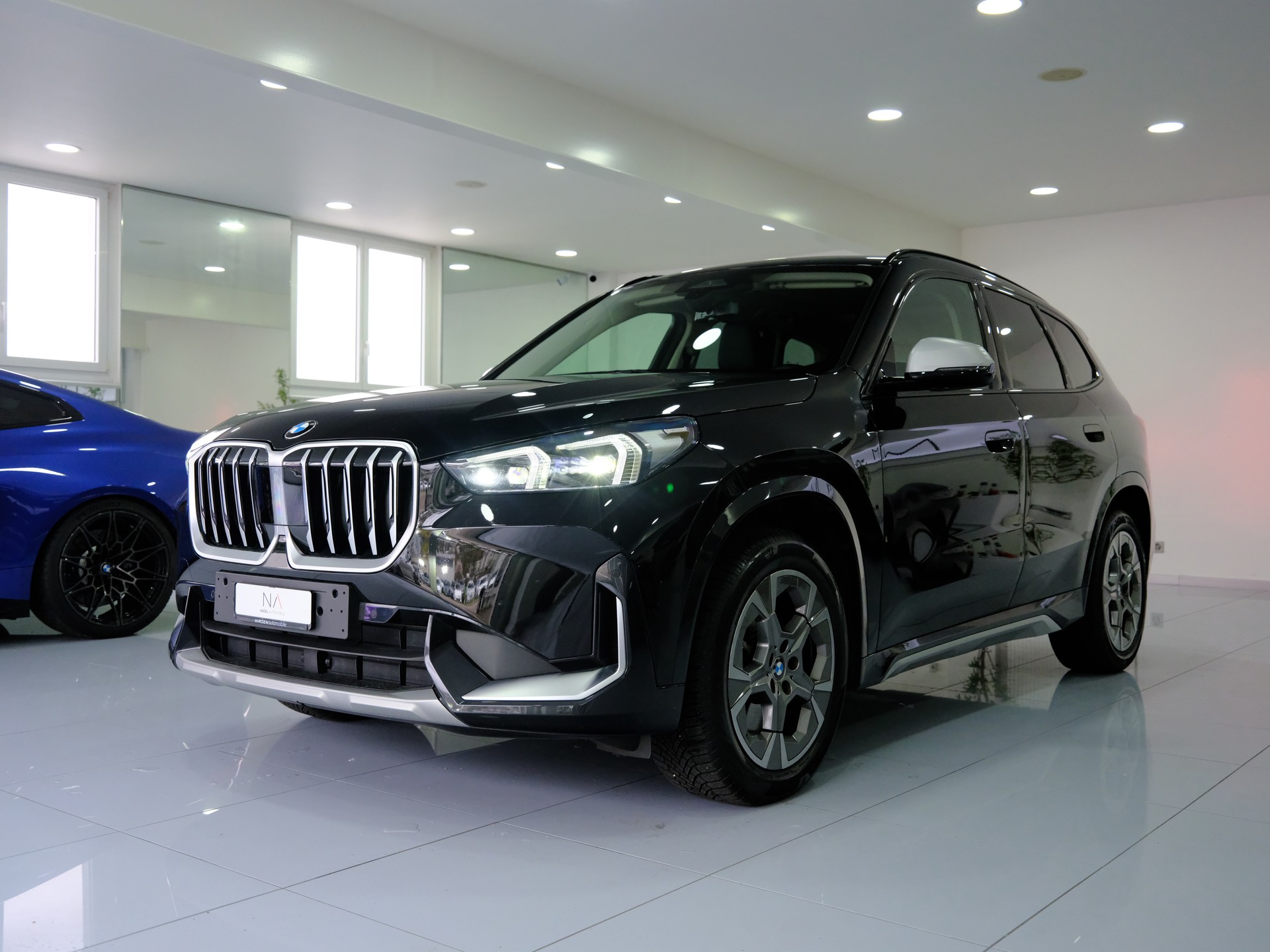 BMW X1 xDrive 23i 48V-image-3