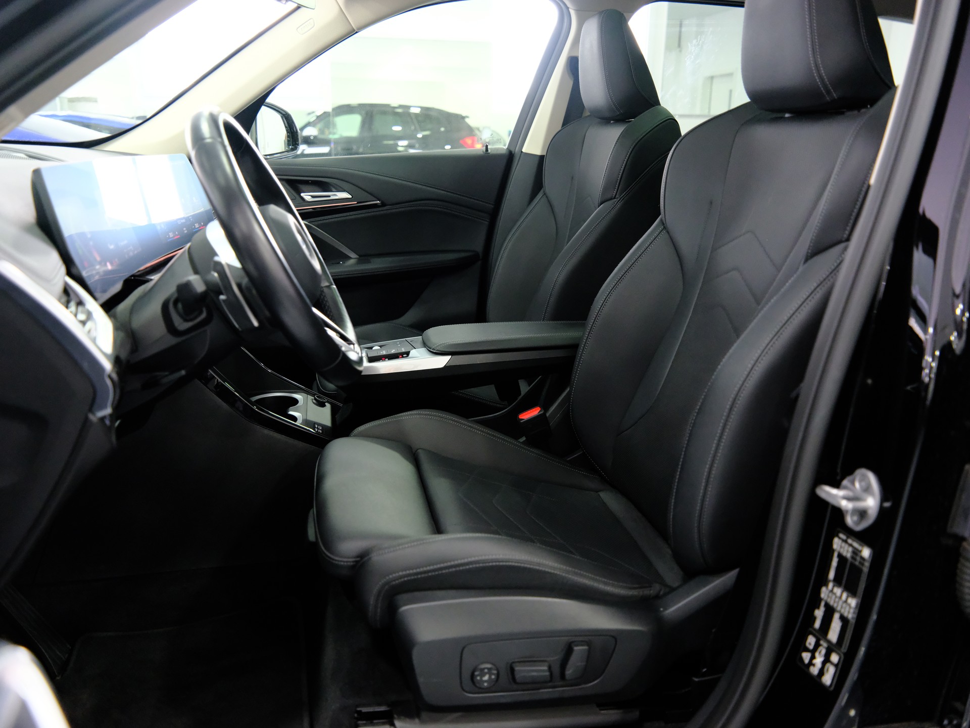 BMW X1 xDrive 23i 48V-image-10