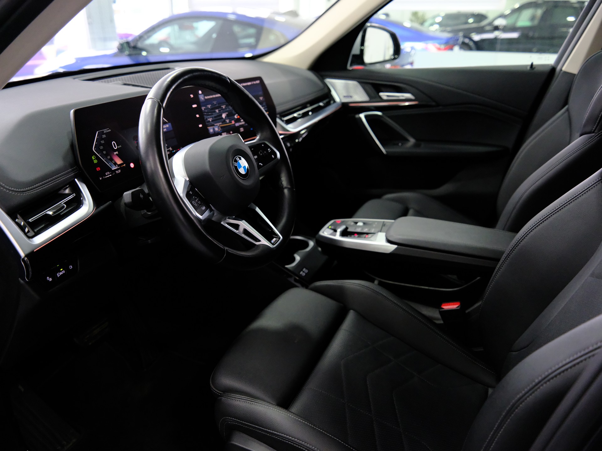 BMW X1 xDrive 23i 48V-image-9