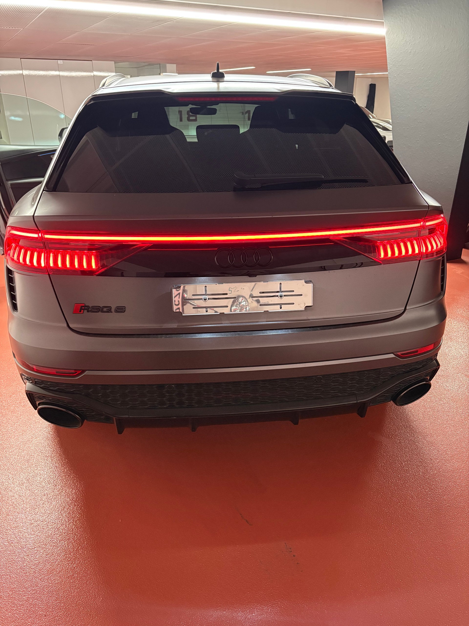 AUDI RSQ8-image-3