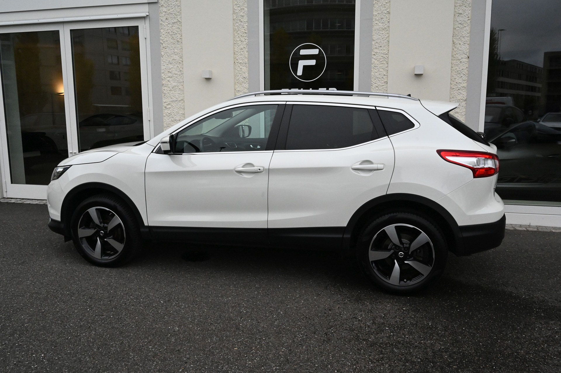 NISSAN Qashqai 1.6 dCi tekna ALL-MODE 4x4-image-5