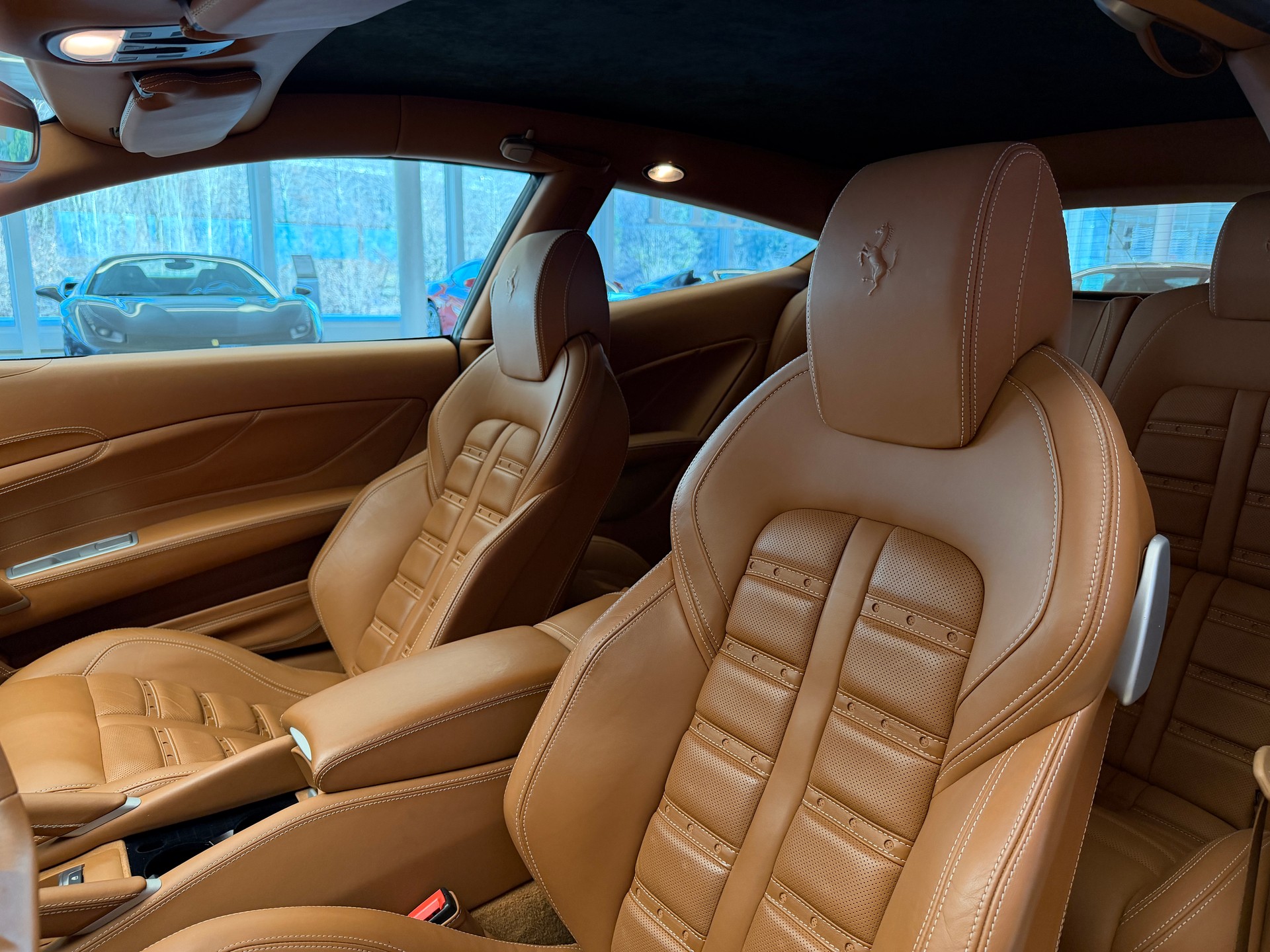 FERRARI FF-image-9