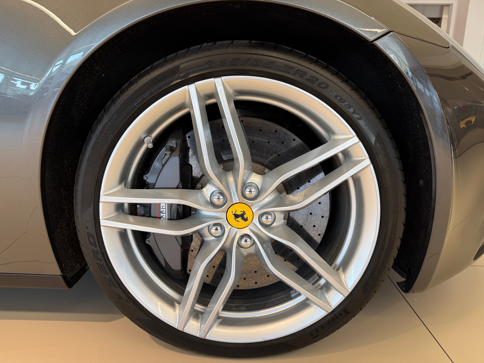 FERRARI FF-image-13