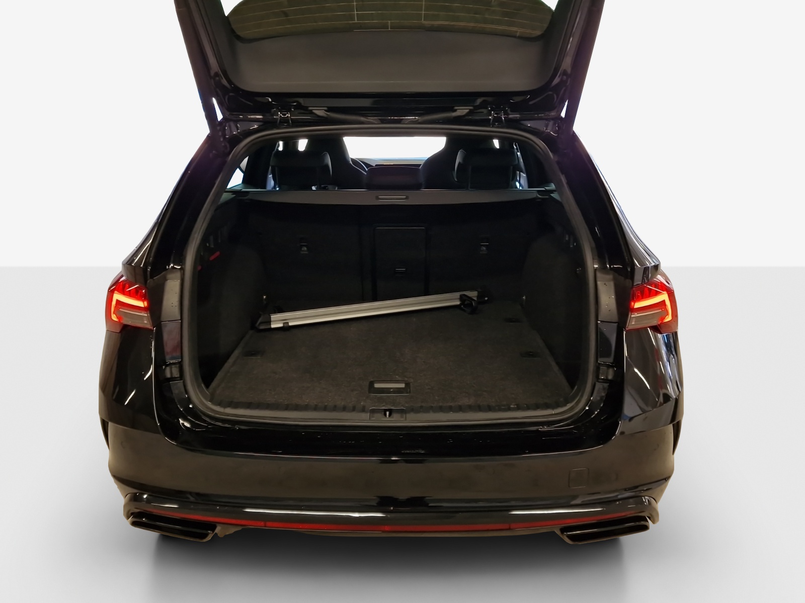 SKODA Octavia Combi 2.0 TSI DSG RS-image-12