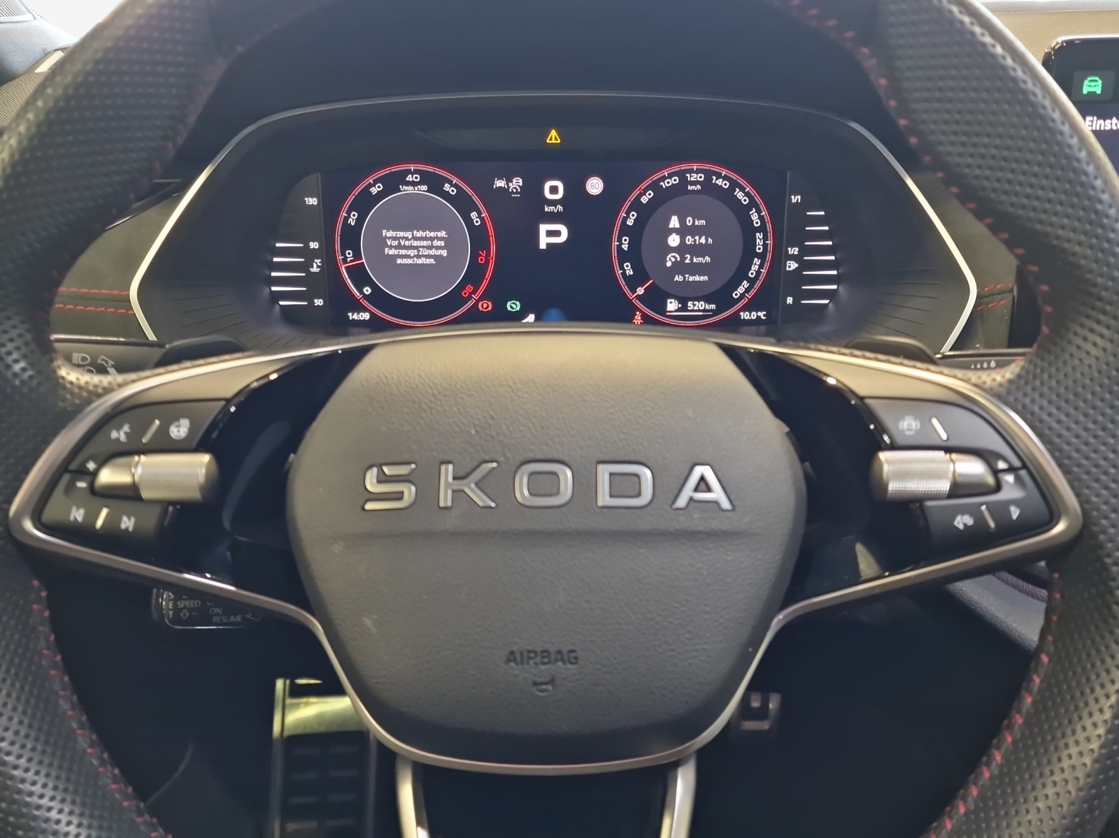 SKODA Octavia Combi 2.0 TSI DSG RS-image-14