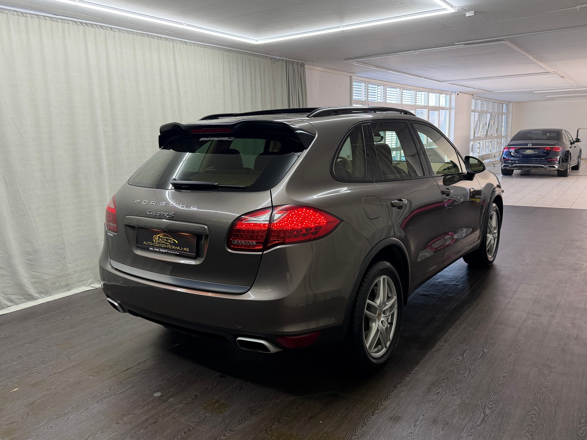 PORSCHE Cayenne S Diesel-image-3