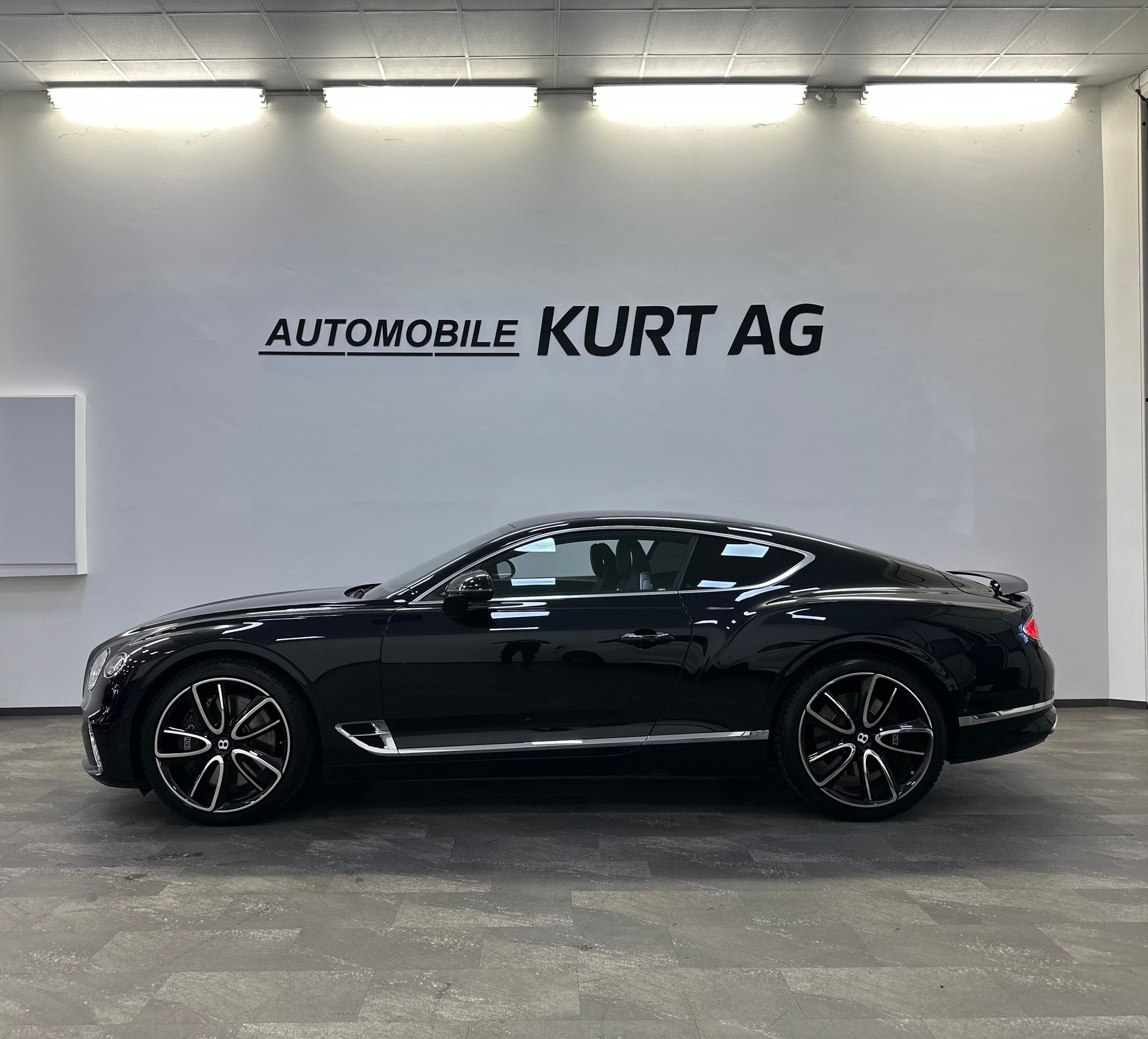 BENTLEY Continental GT 6.0 W12-image-2