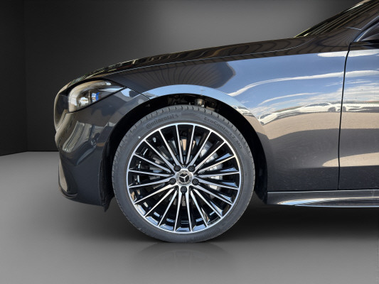 MERCEDES-BENZ C 300e 4Matic AMG Line-image-4