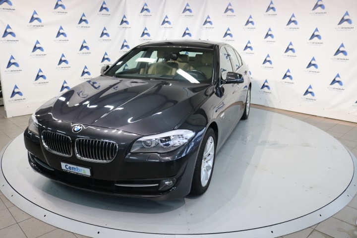 BMW 528i xDrive Steptronic-image-10